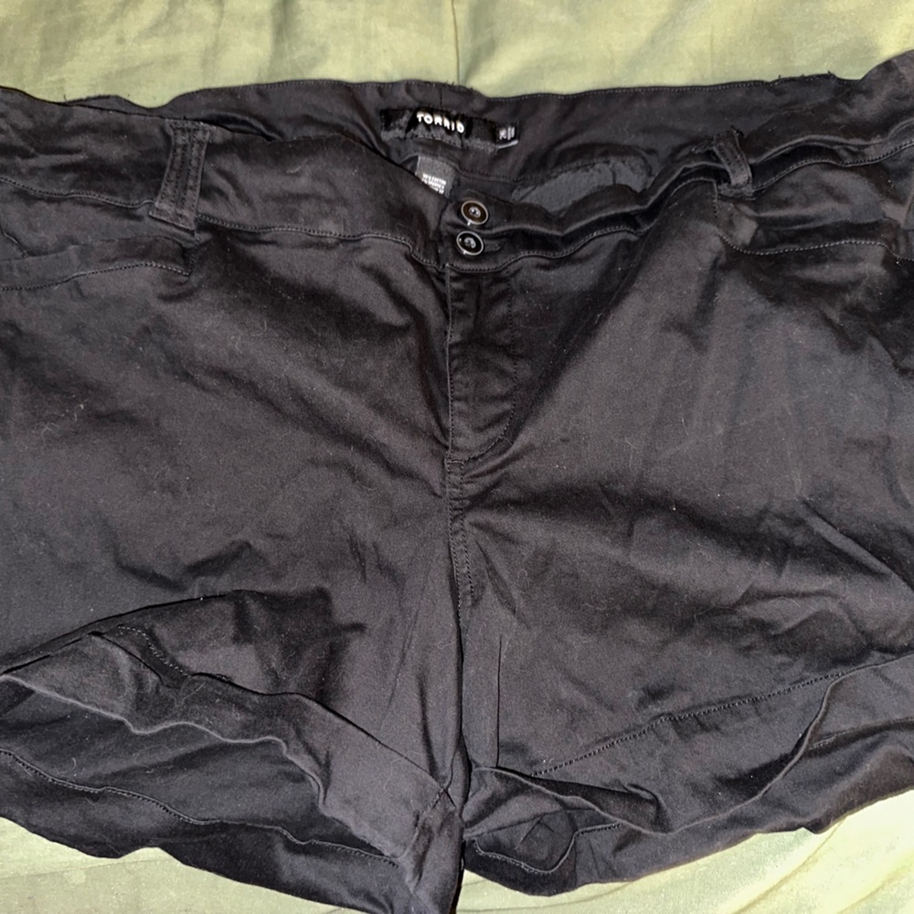 Black torrid size 26W shorts
